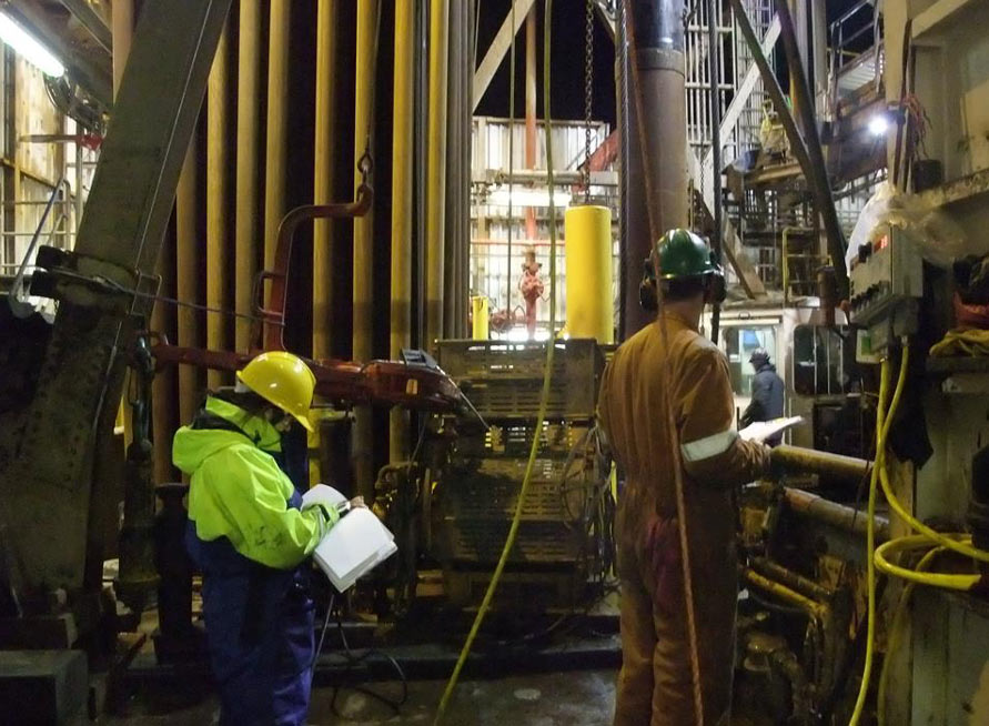 Marine Mammal Observer (MMO) recording hammer strikes during drilling–rig conductor driving © OSC 2012